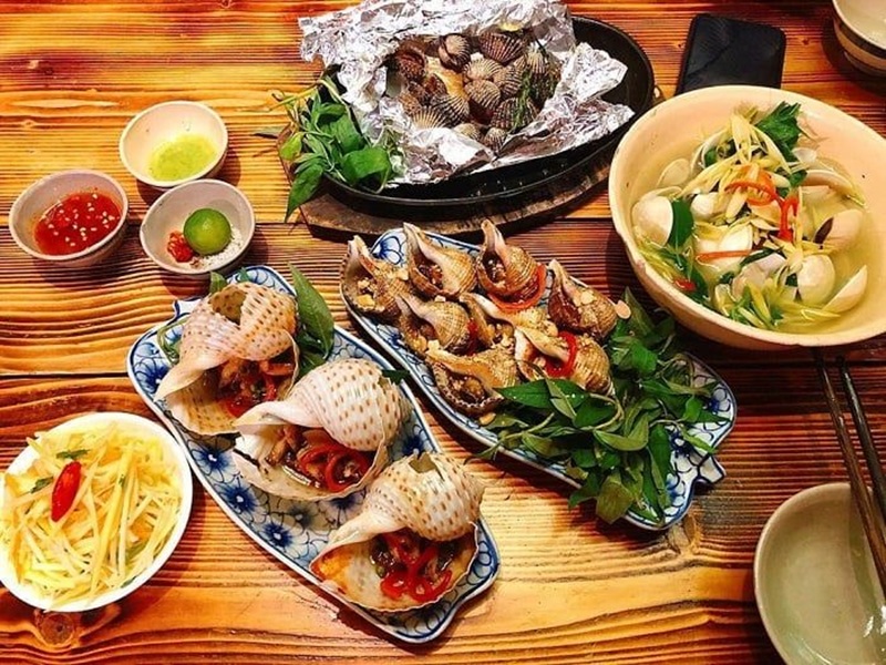 Thưởng thức đặc sản tươi ngon