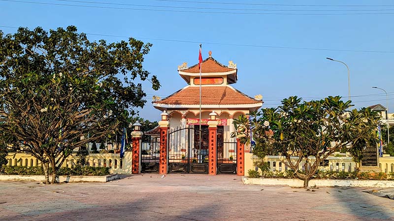 Đi bằng xe khách