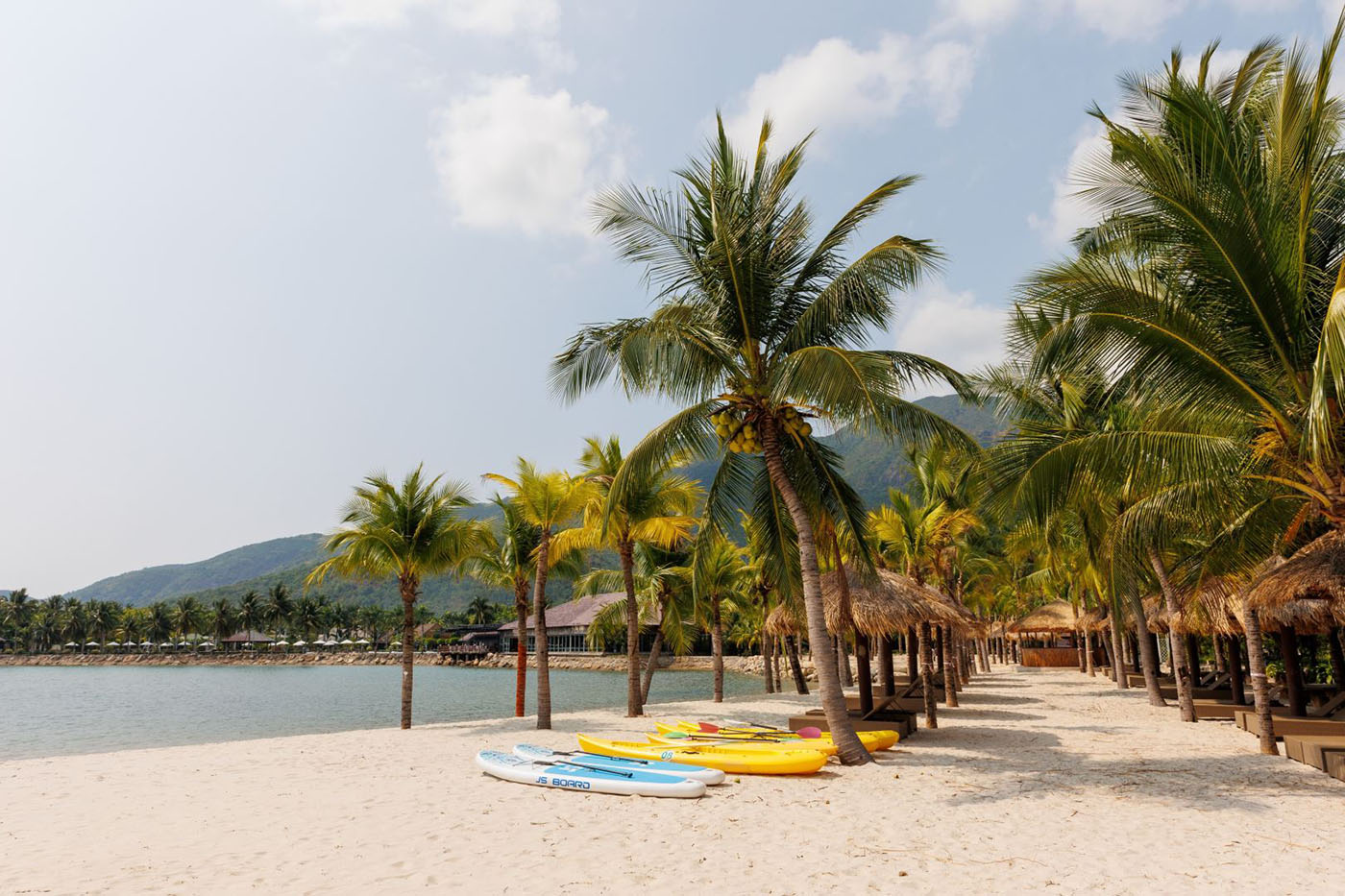 Ưu điểm dịch vụ của Diamond Bay Resort Nha Trang