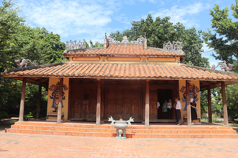 Di chuyển bằng tàu hỏa và xe khách/ô tô