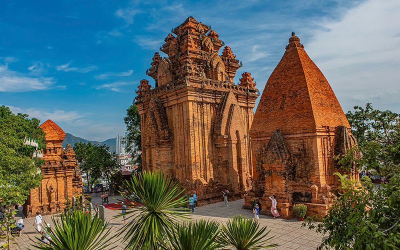 Kiến trúc Tháp Bà Ponogar Nha Trang có gì đặc biệt?