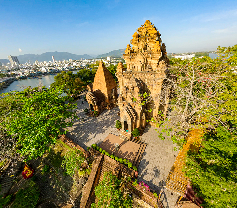 Tháp Bà Ponogar Nha Trang có địa chỉ ở đâu?